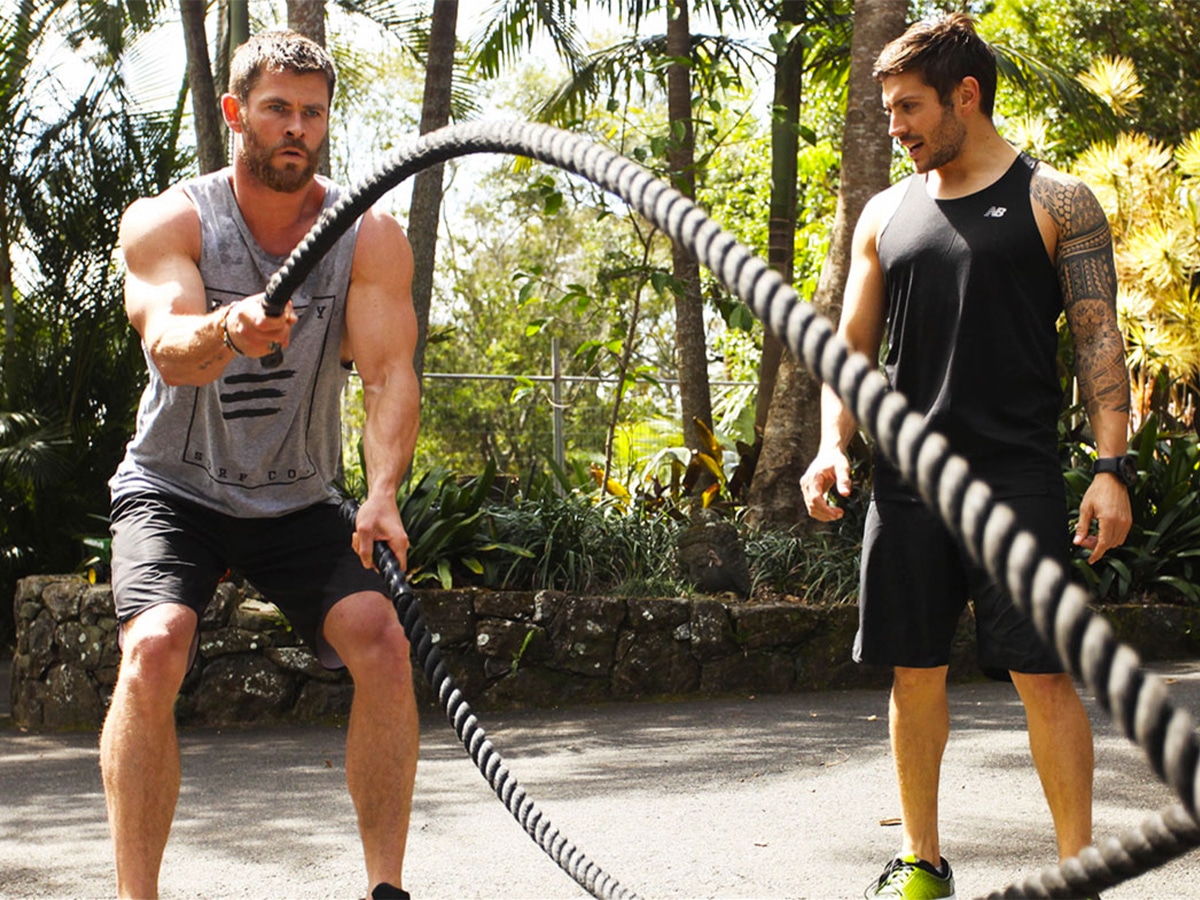 Chris Hemsworth doing battle rope exercise