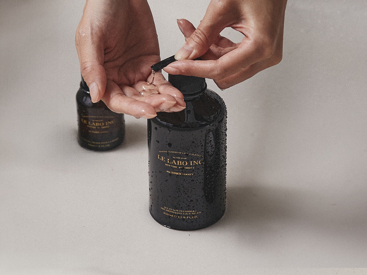 Le labo in hand