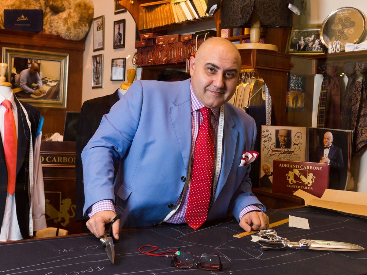Adriano Carbone tailoring a suit