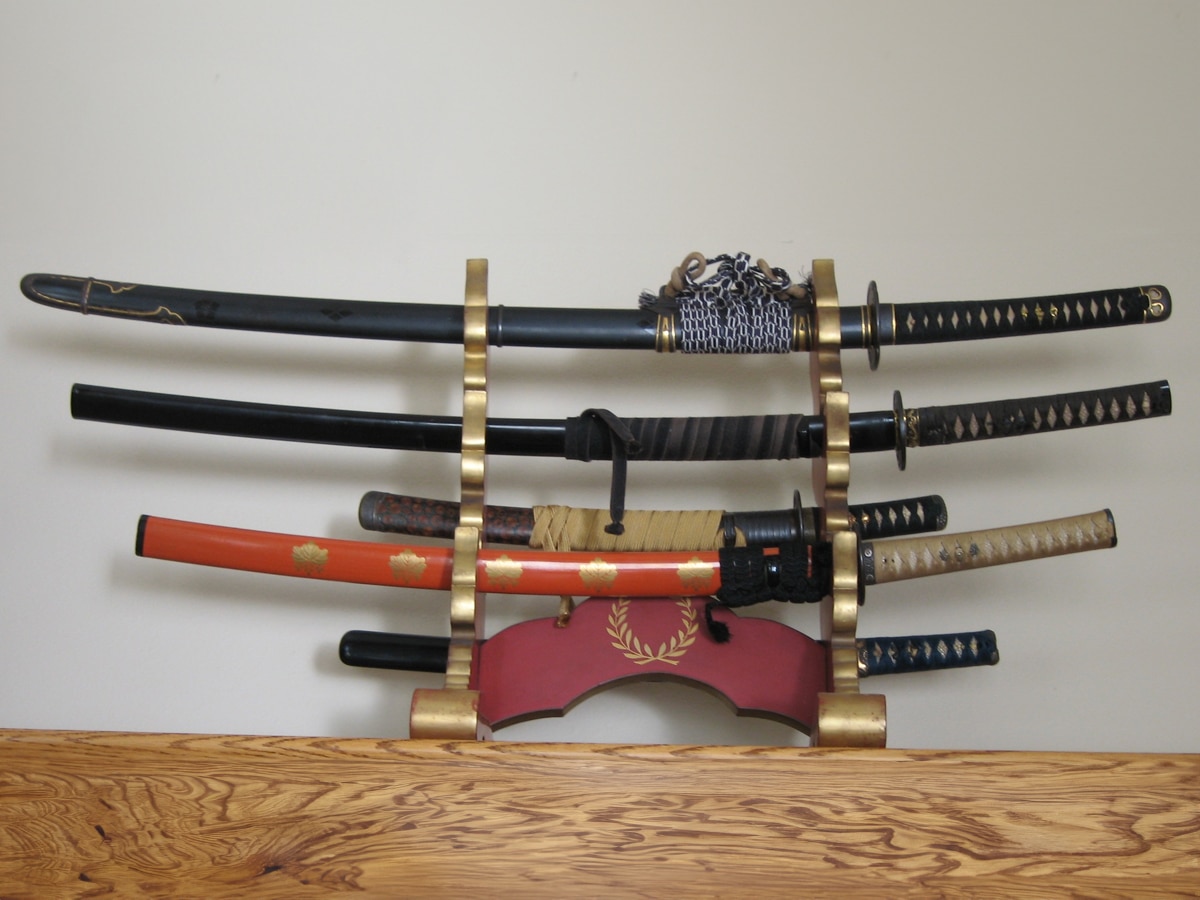 A guide to buying a real katana samurai sword what are the types of samurai swords