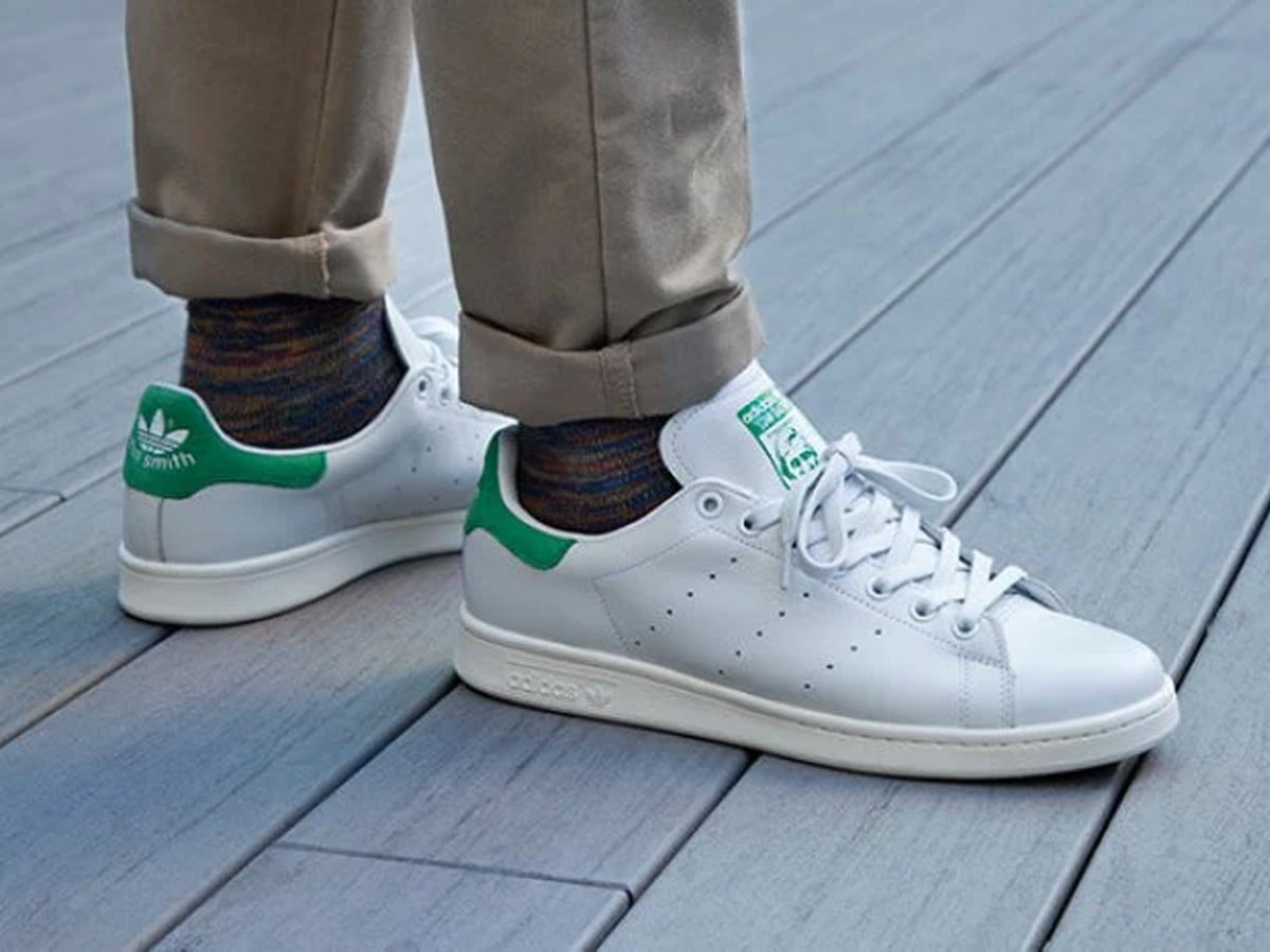 Adidas stan smith on foot 1