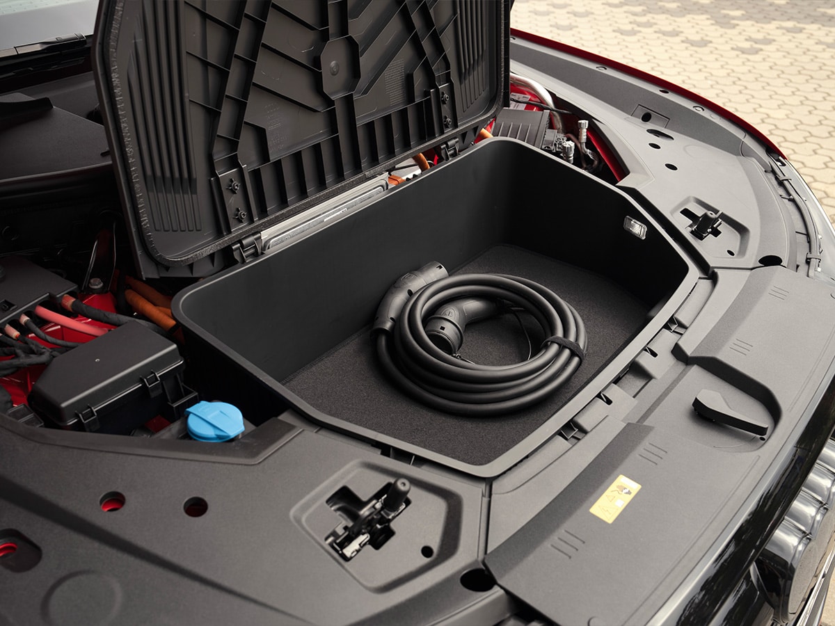 Audi q8 e tron 55 launch edition front trunk 1