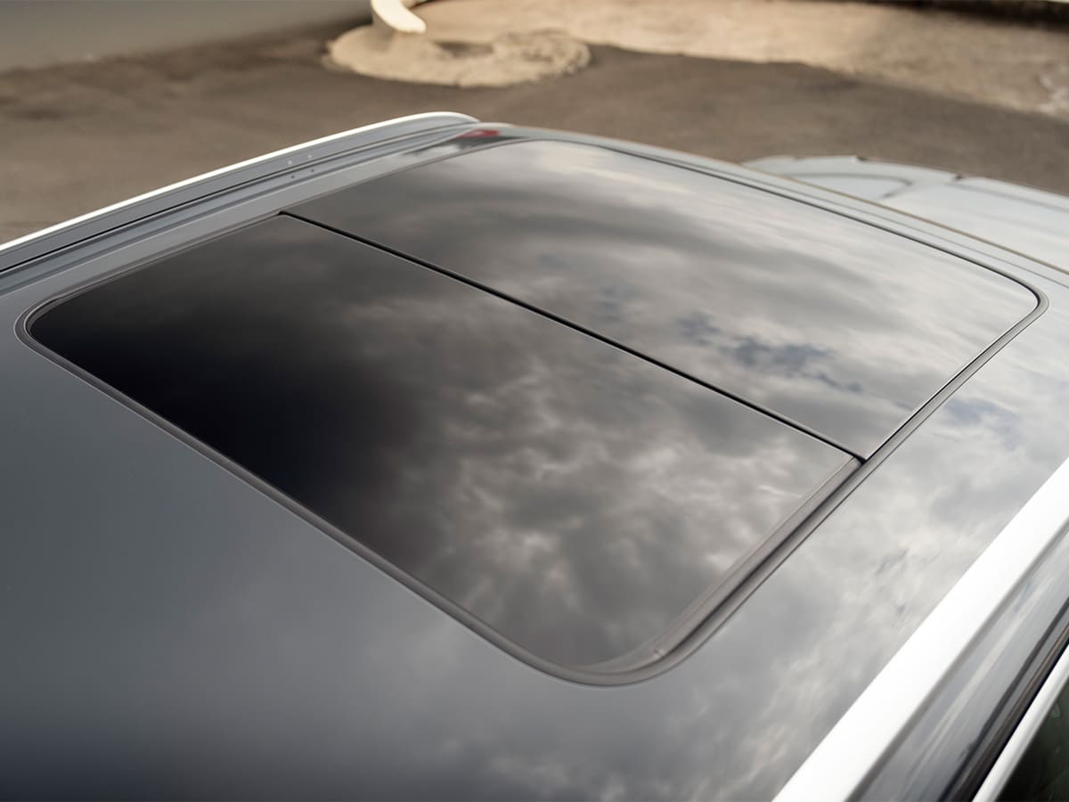 Audi q8 e tron 55 glass roof