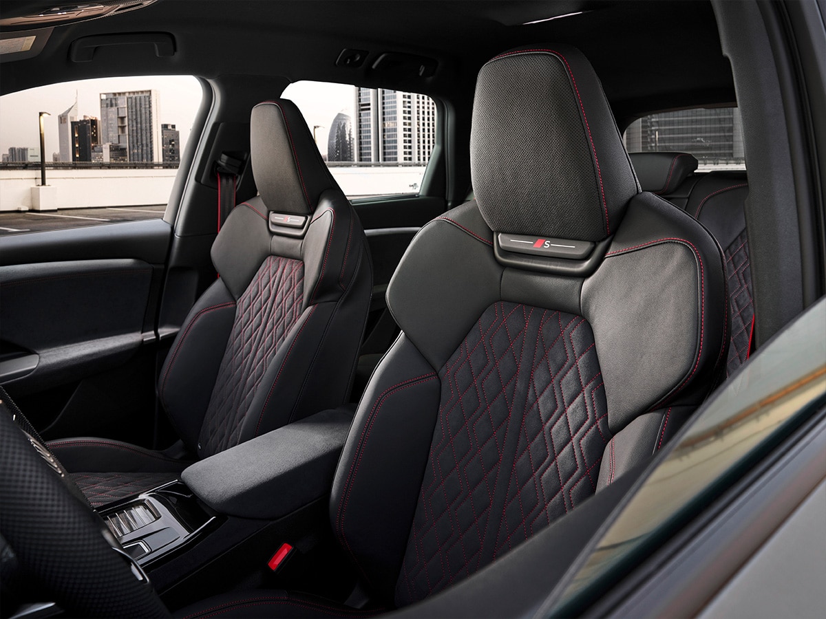 Audi sq6 e tron front seats