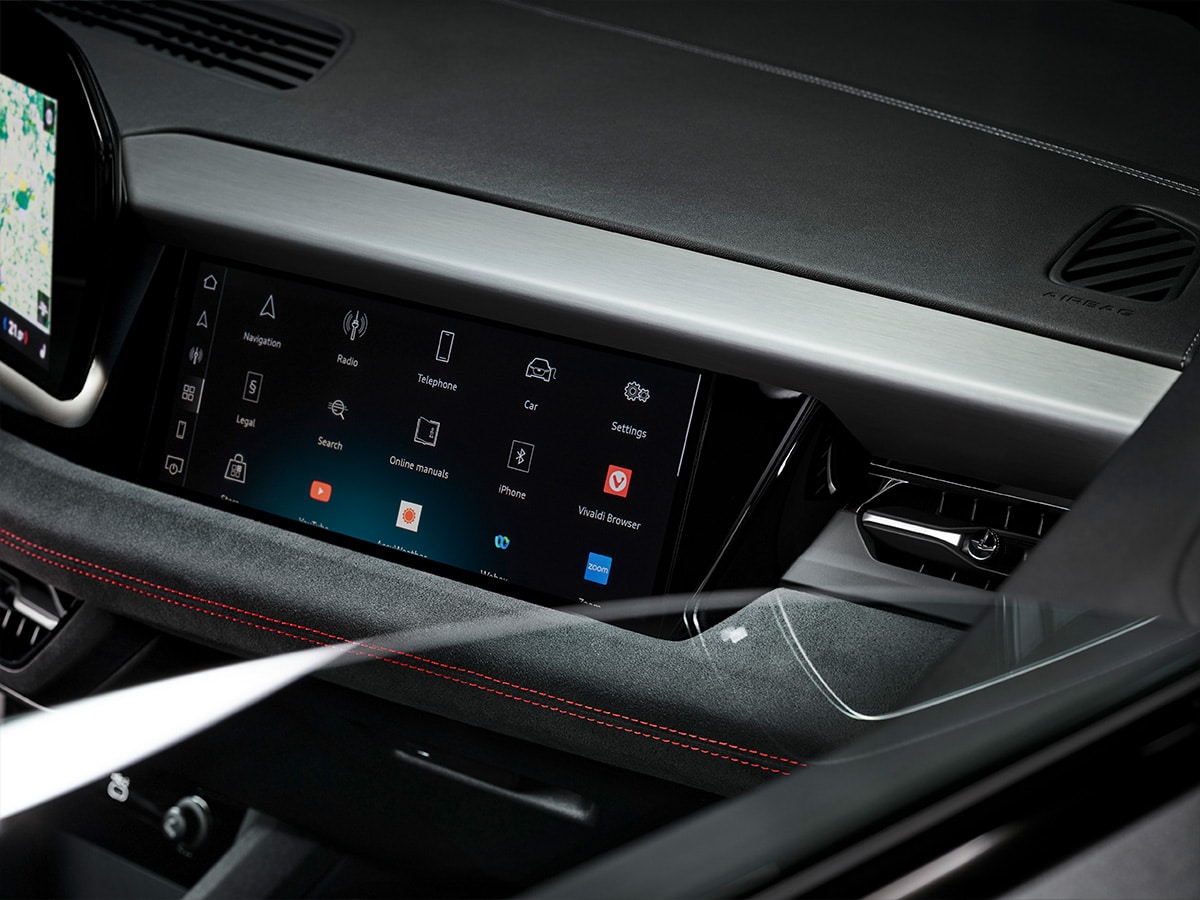 Audi sq6 e tron passenger display