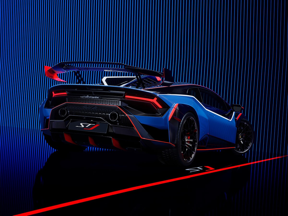 Lamborghini huracan stj feature from rear