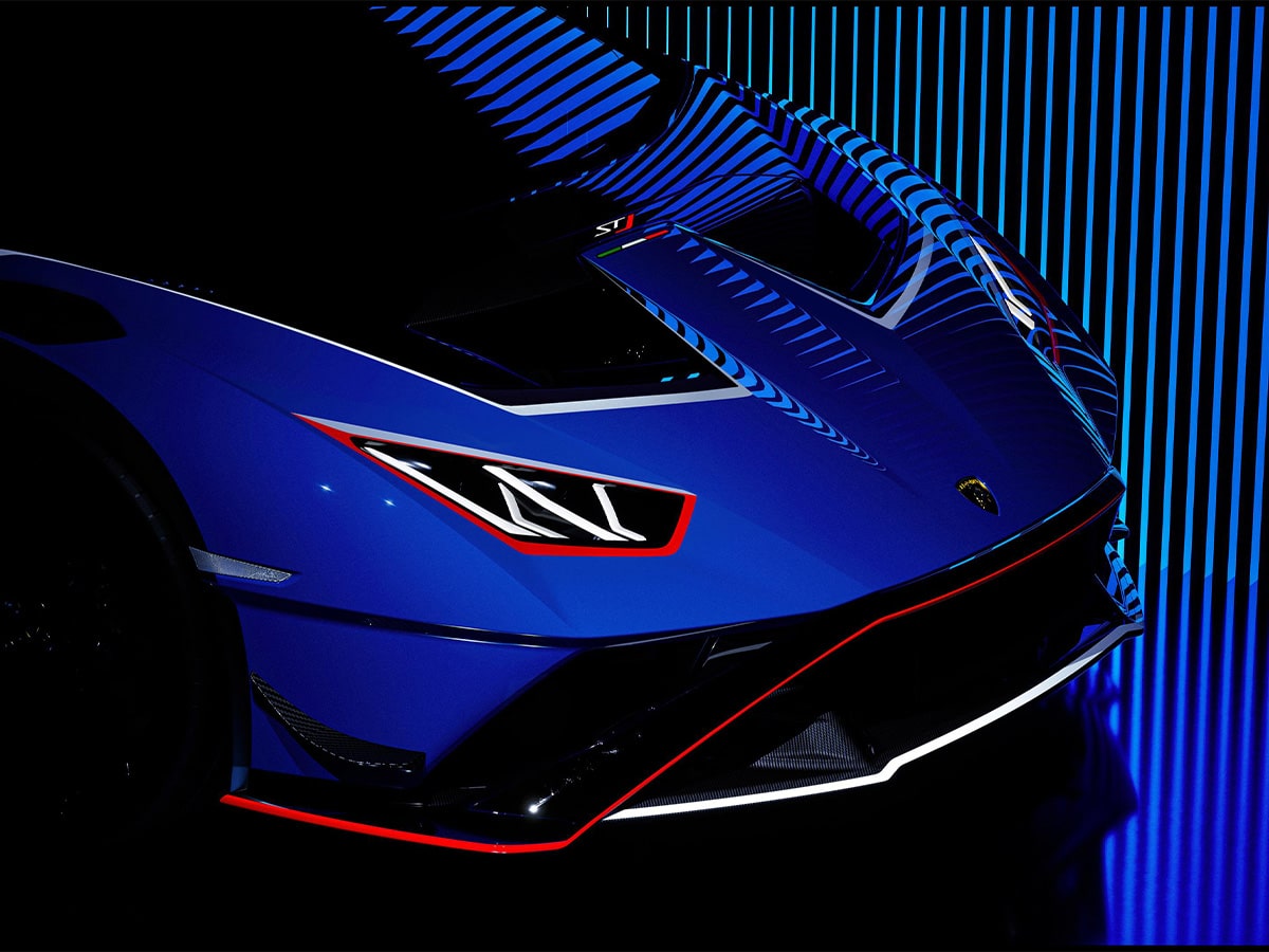 Lamborghini huracan stj front end up close