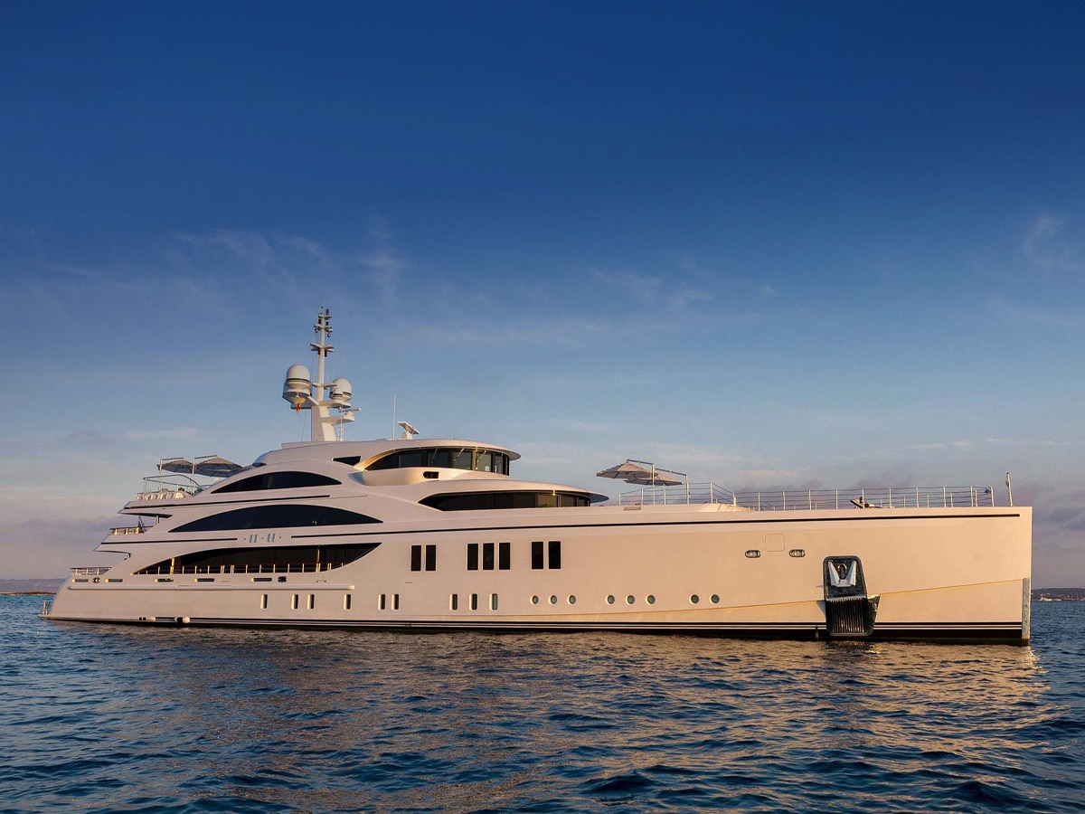 packer superyacht