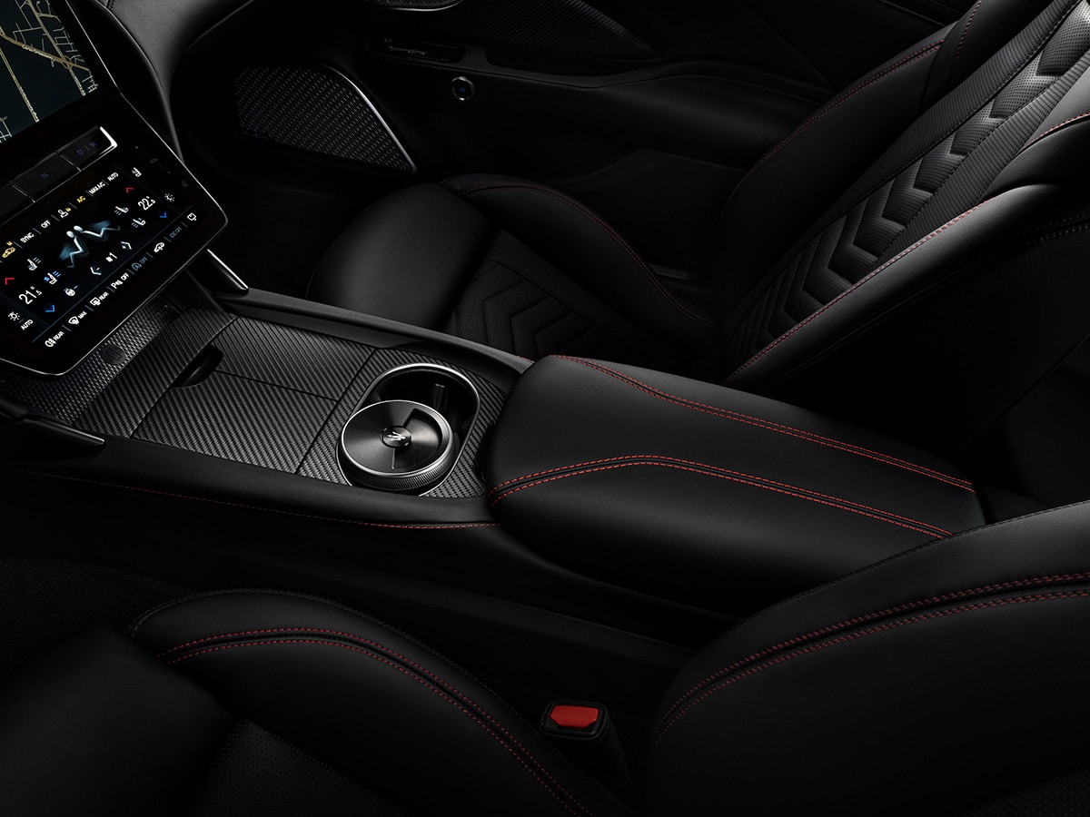 Maserati granturismo interior centre console