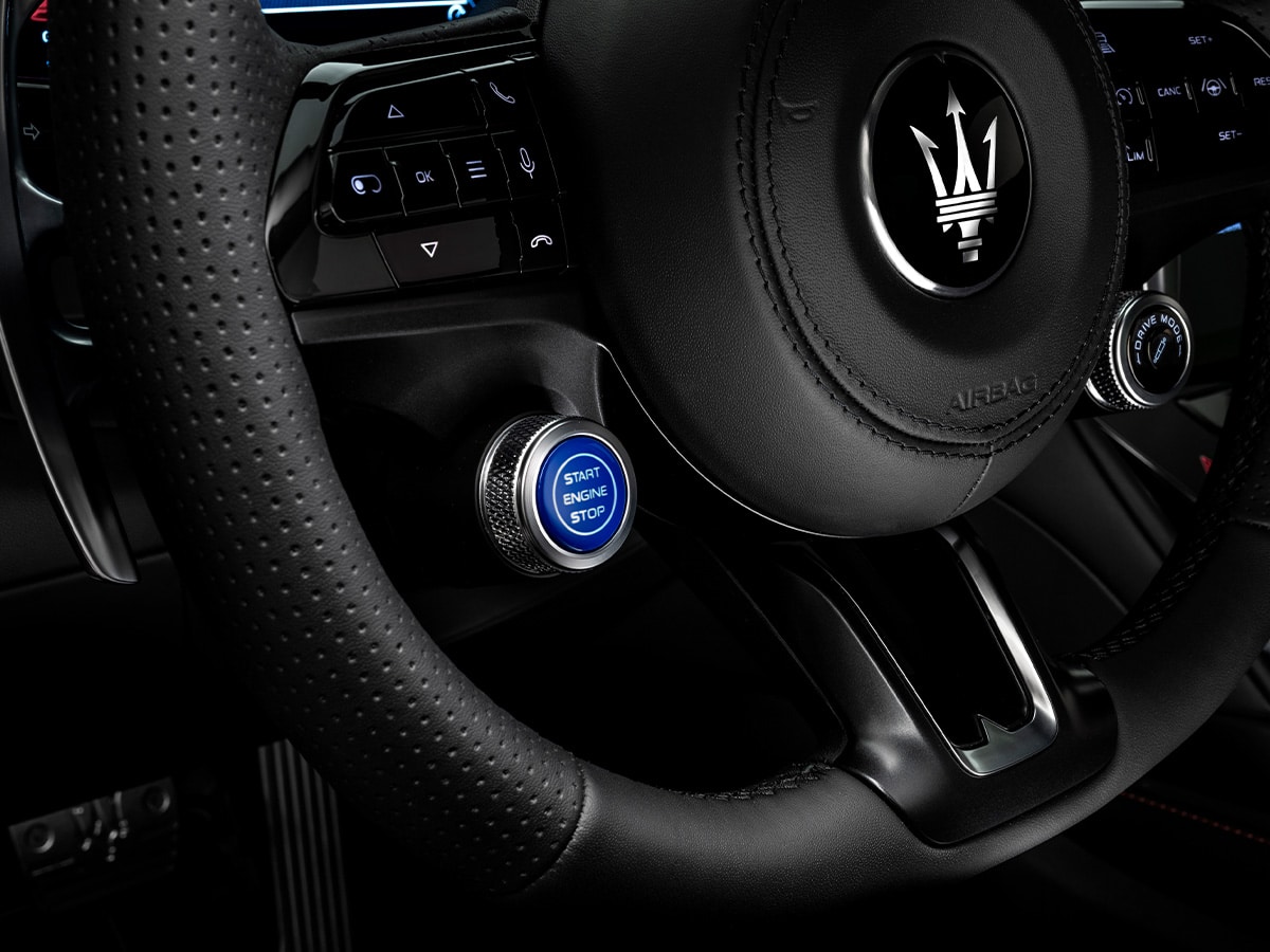 Maserati granturismo interior steering wheel buttons