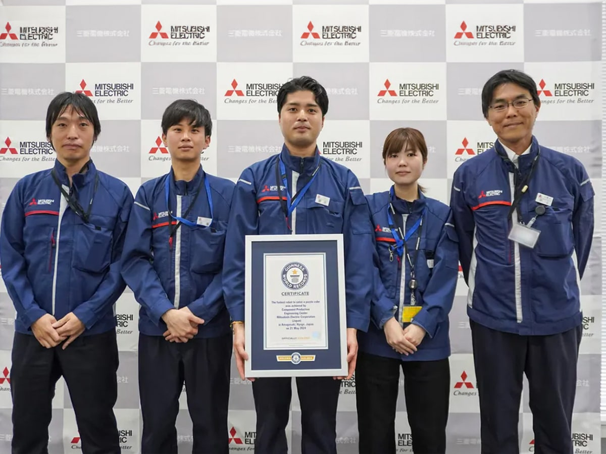 The Mitsubishi Project Team With the Guinness World Records certificate in Hyogo, Japan | Image: Mitsubishi