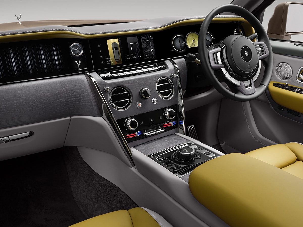 Rolls royce cullinan interior