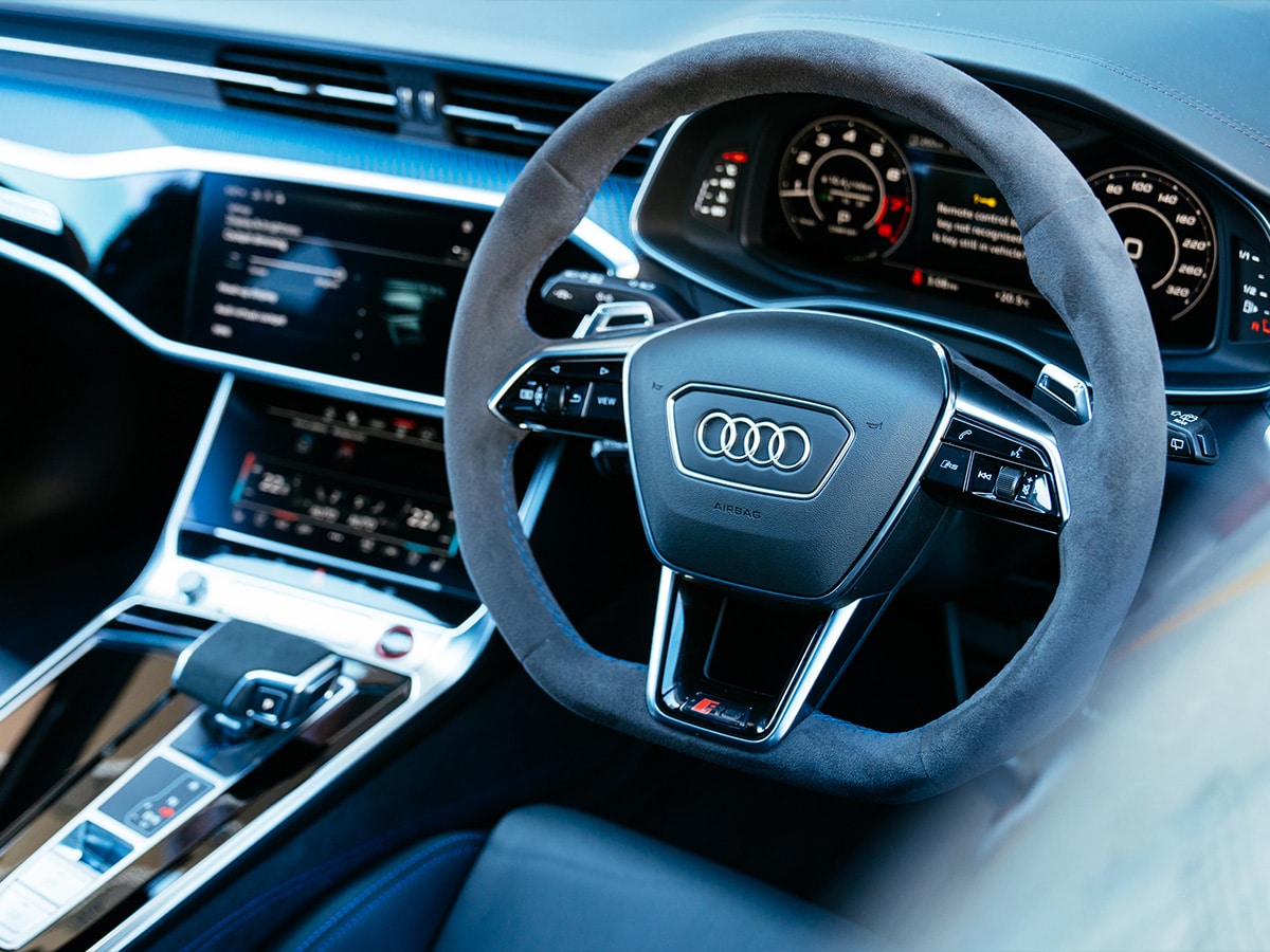 Audi rs 6 avant performance steering wheel