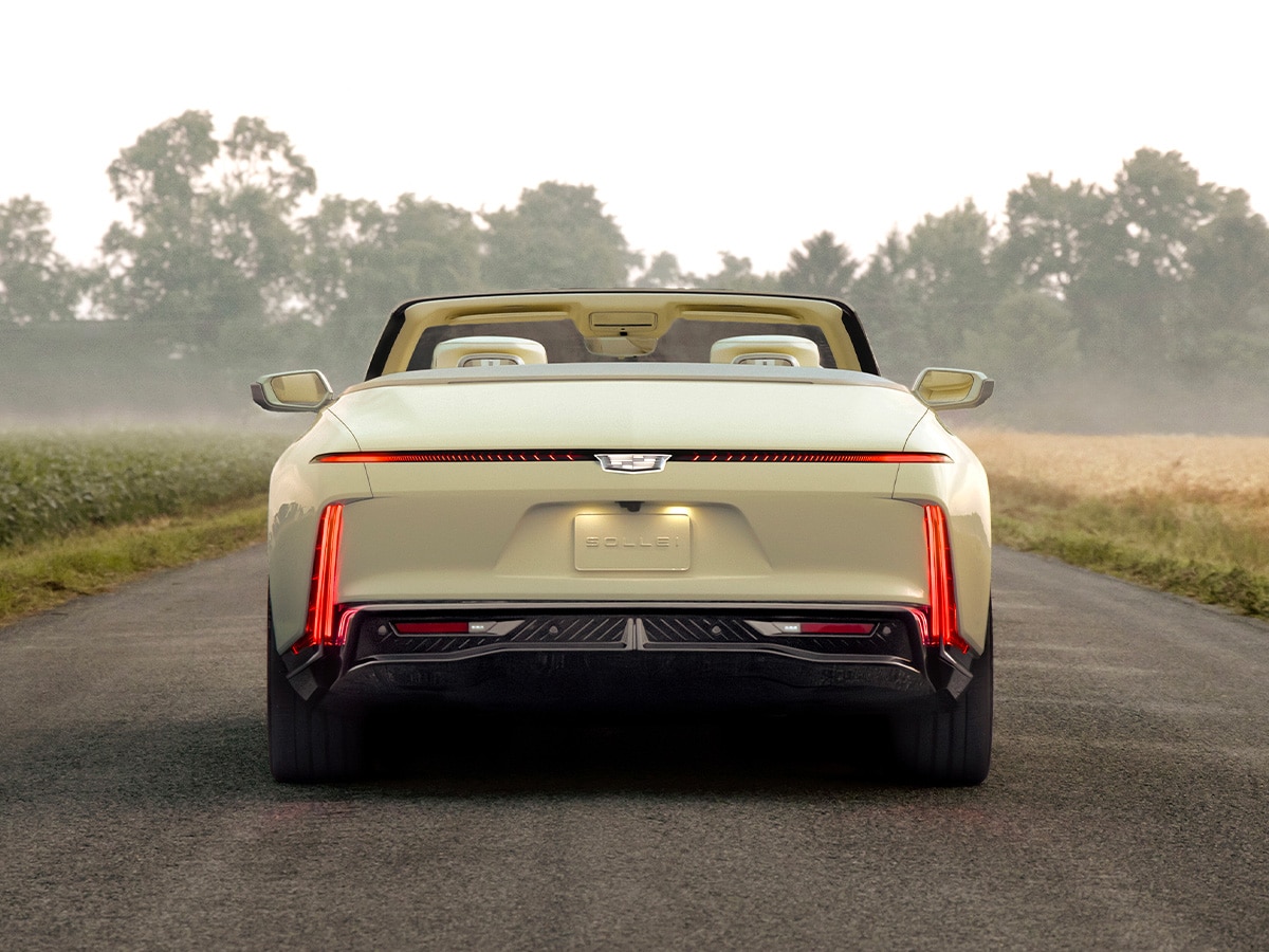 Cadillac sollei concept rear end 2