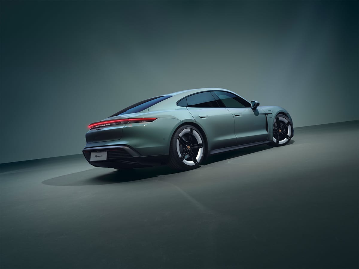 2025 porsche taycan 4 in studio