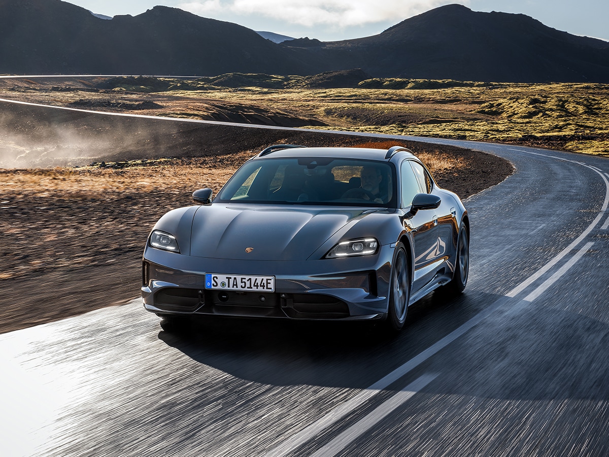 2025 porsche taycan gts sport turismo front end