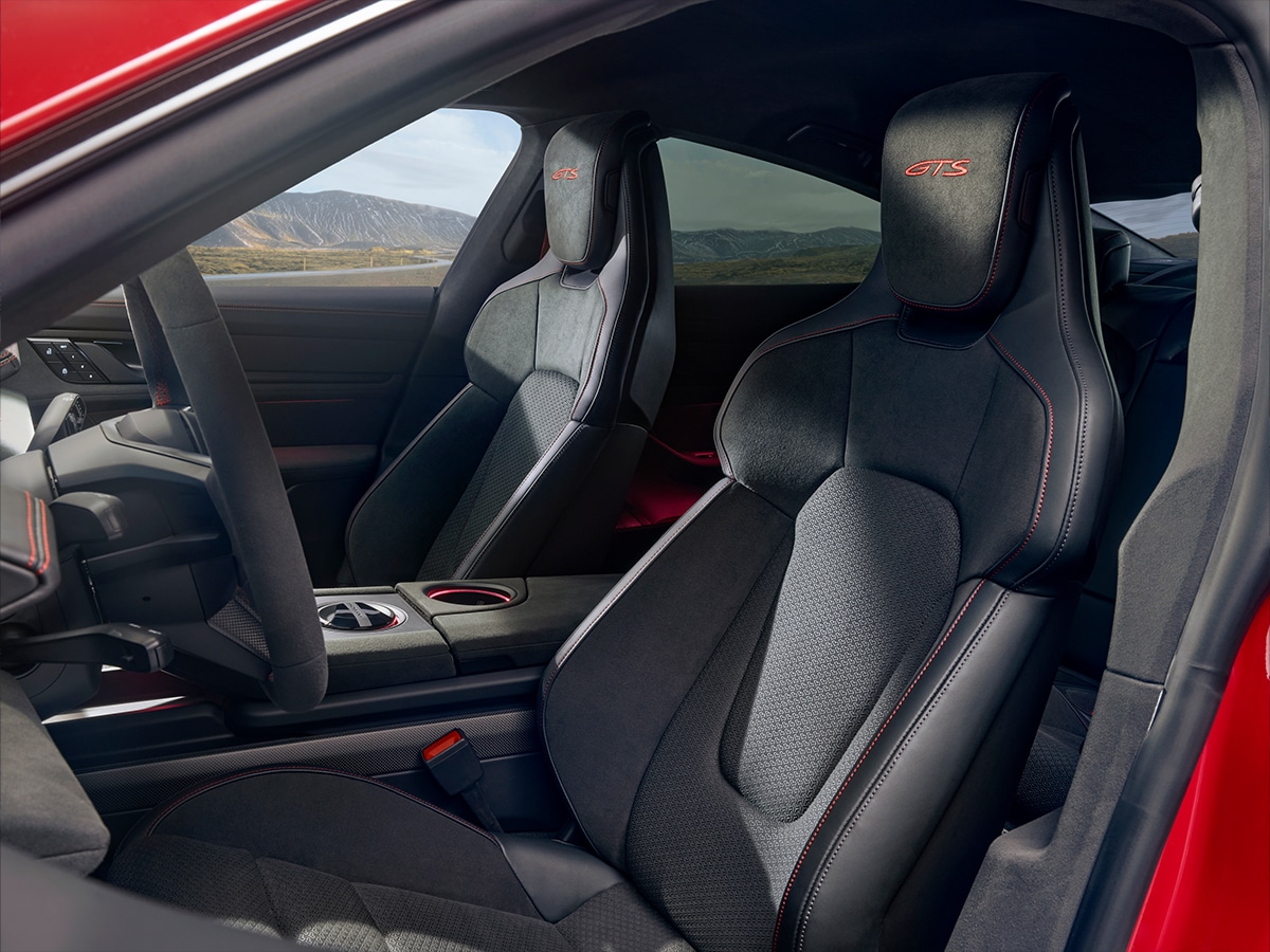 2025 porsche taycan gts front seats