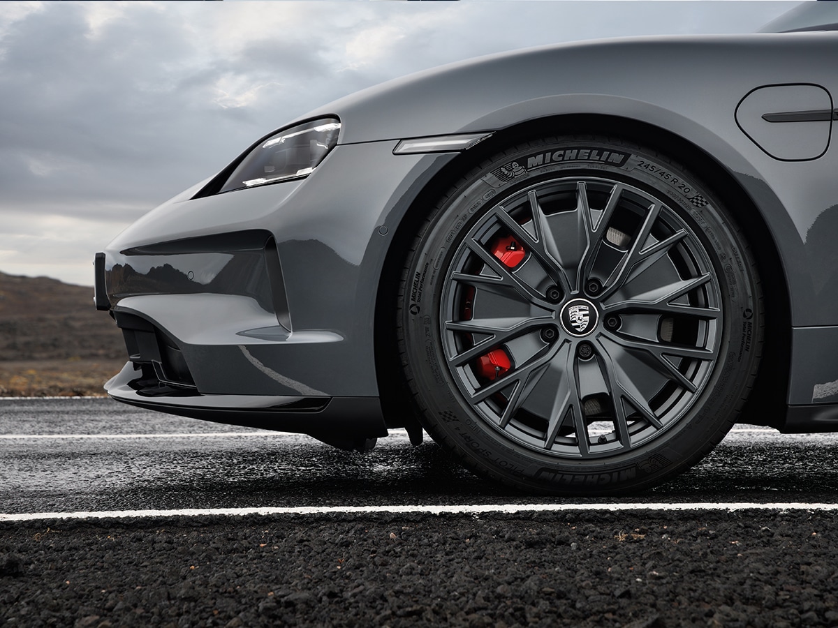 2025 porsche taycan gts front wheel