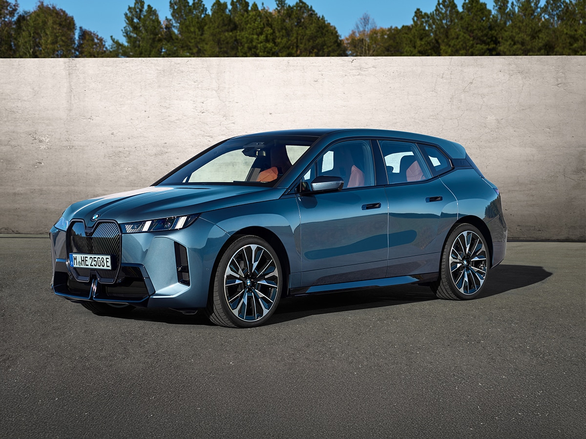 Bmw ix side on static