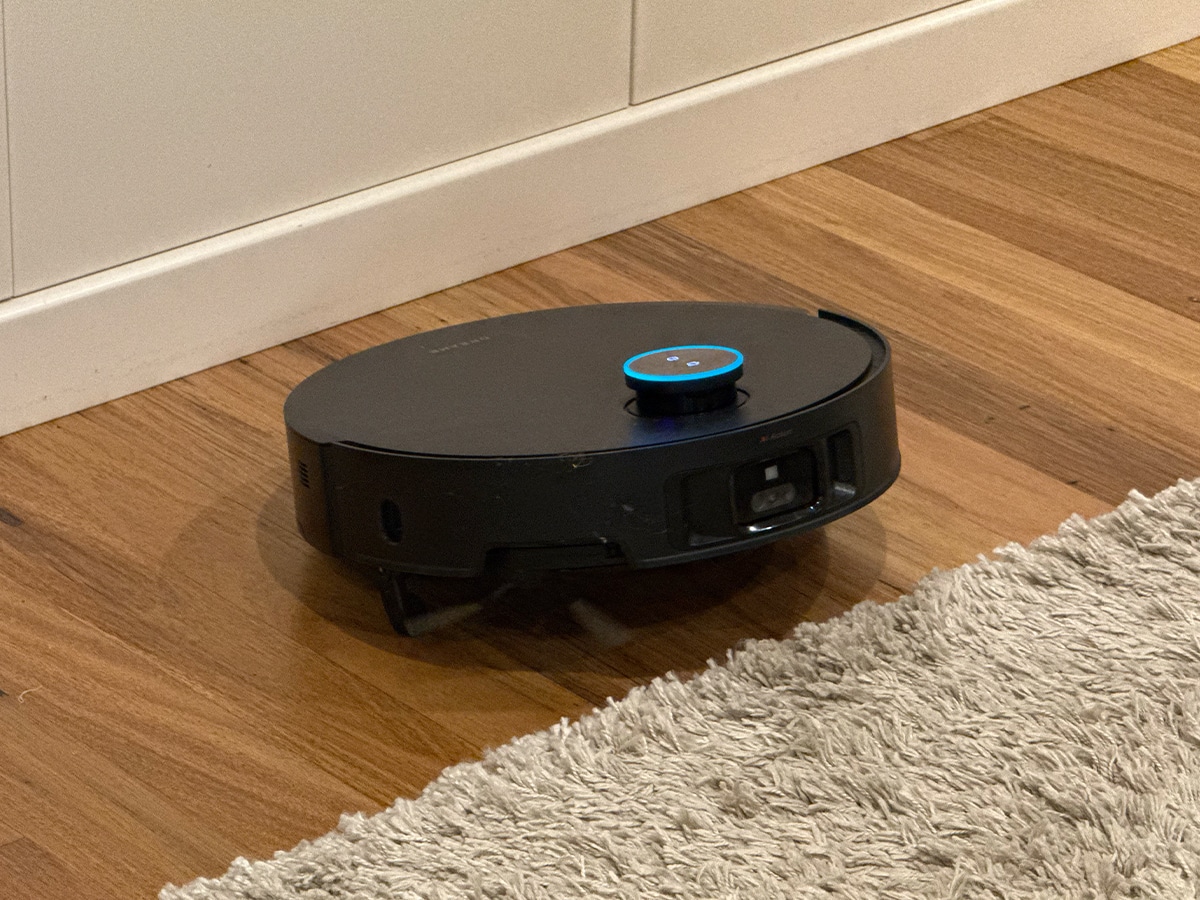 Dreame x50 ultra leaping onto carpet 1