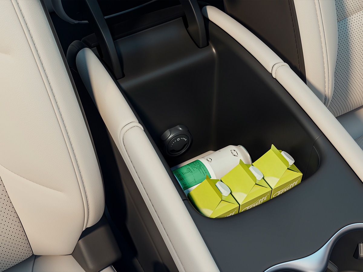 Im5 interior front centre console storage