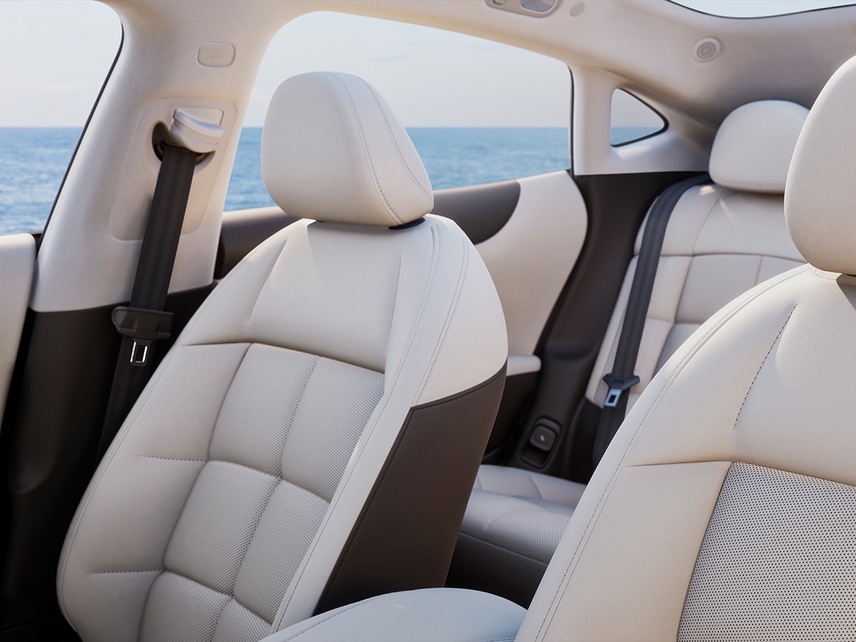 Im5 interior front seats