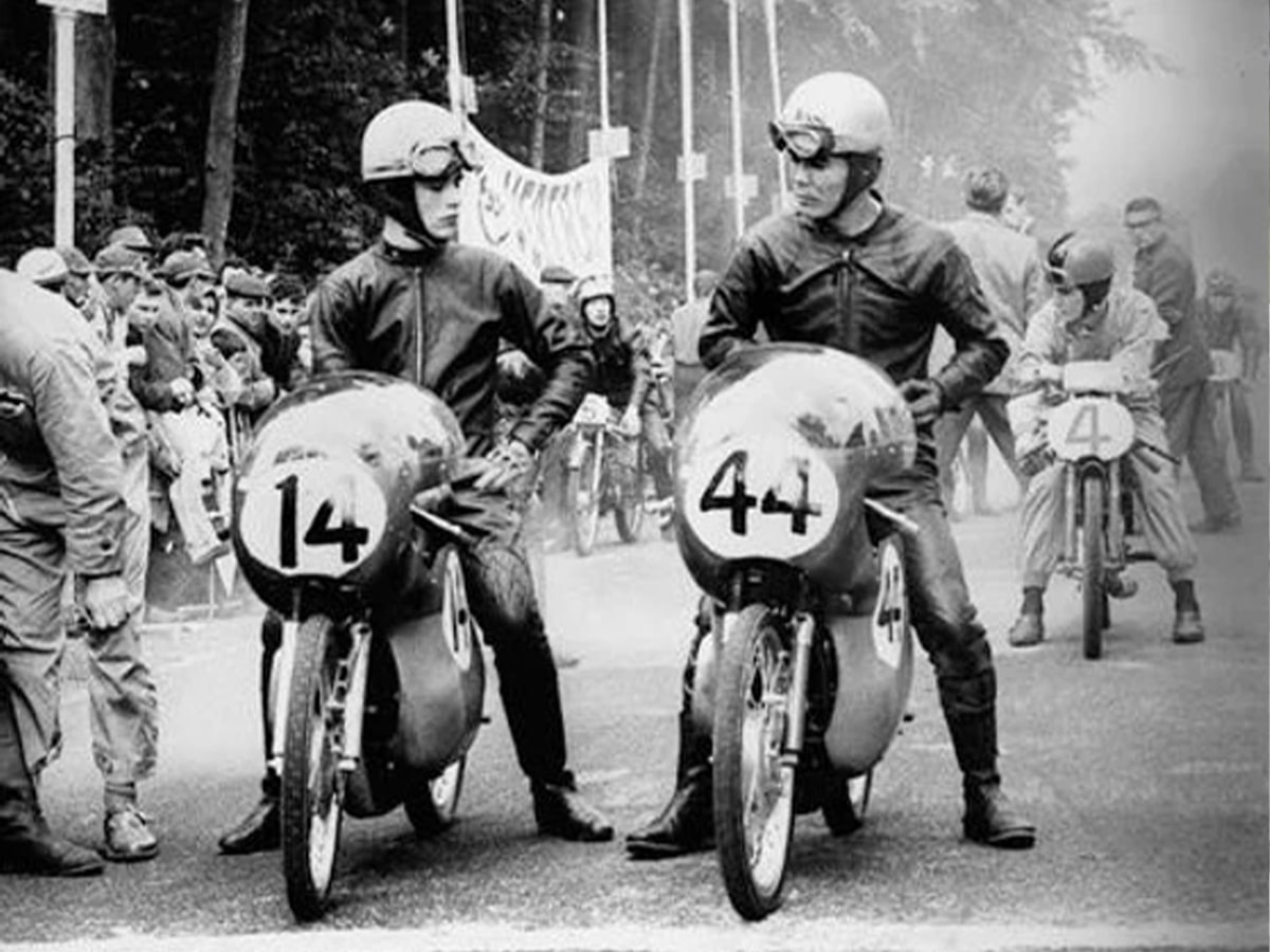 Jacky-Ickx-on-motorcycle