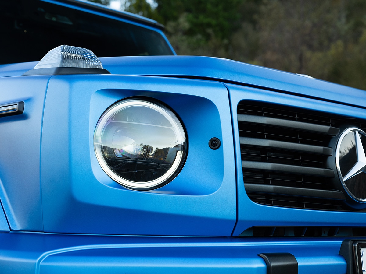 Mercedes benz g 580 with eq technology headlight