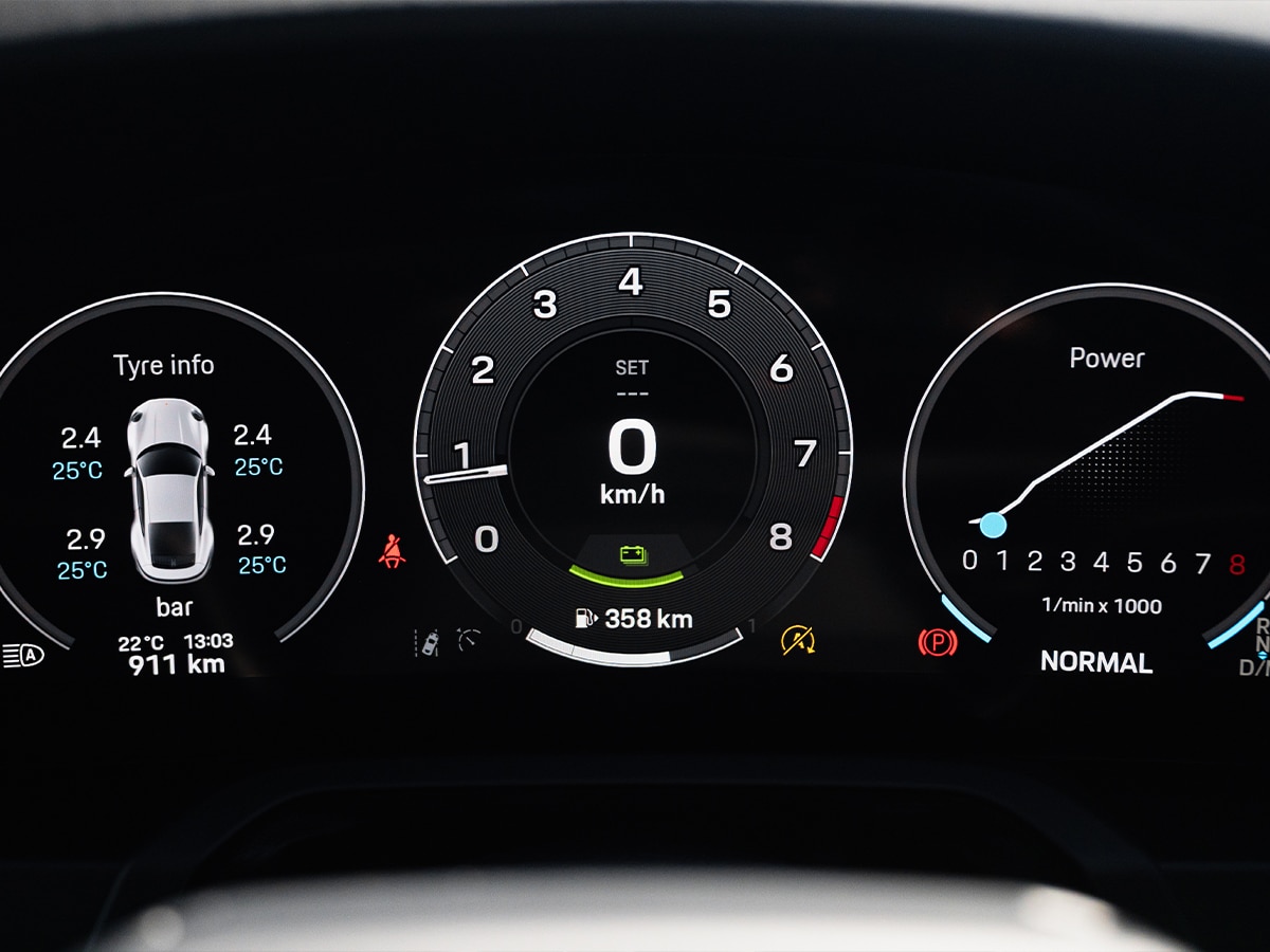 Porsche 911 carrera 4 gts digital dashboard