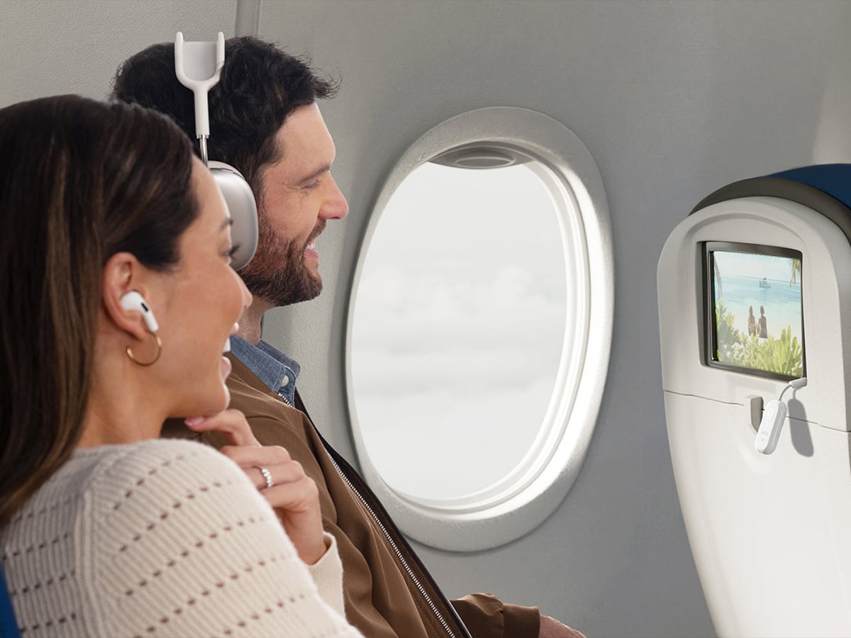 Twelvesouth airfly pro 2 plugged into entertainment system