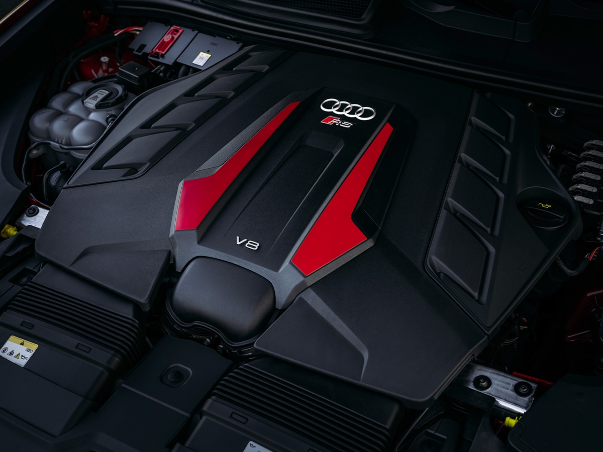 2025 audi rs q8 performance engine bay
