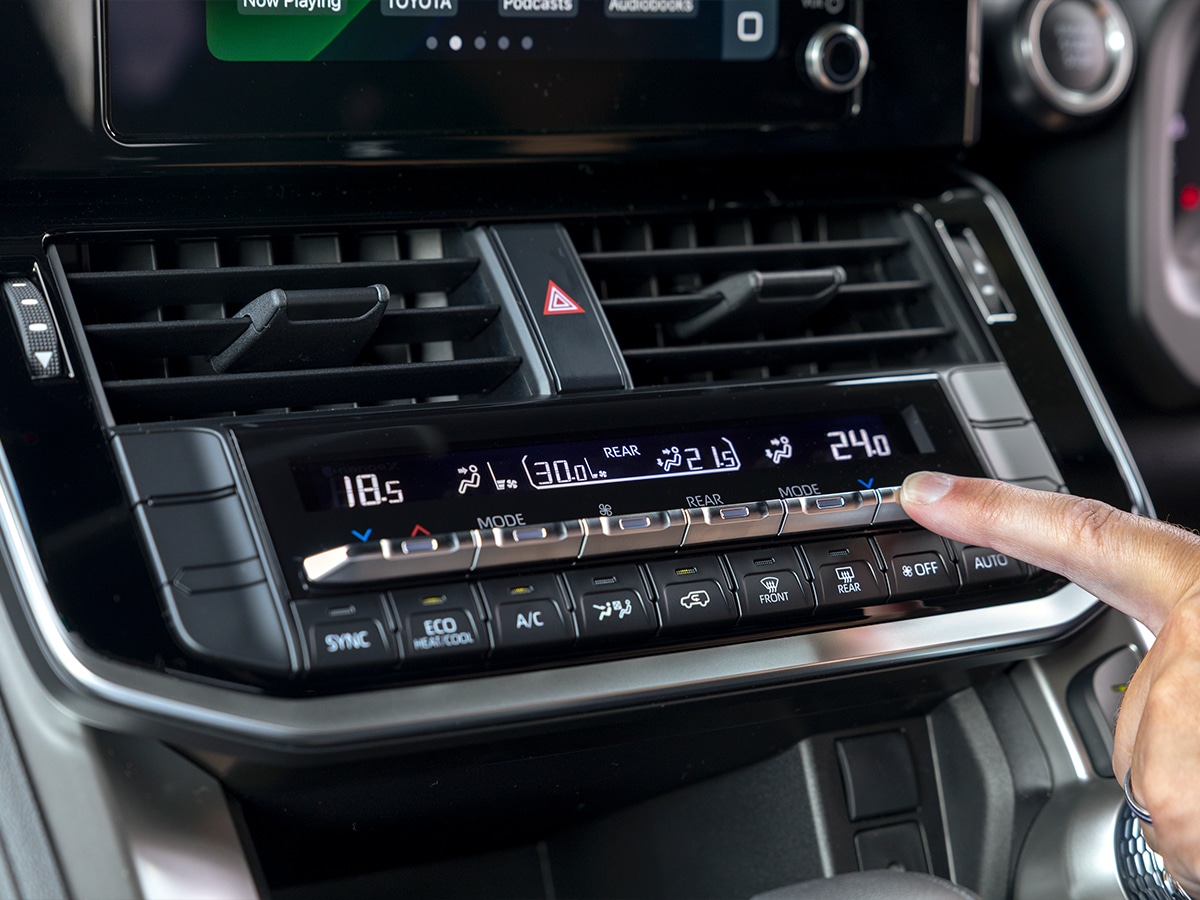 2025 toyota landcruiser 300 series upgraded gx interior