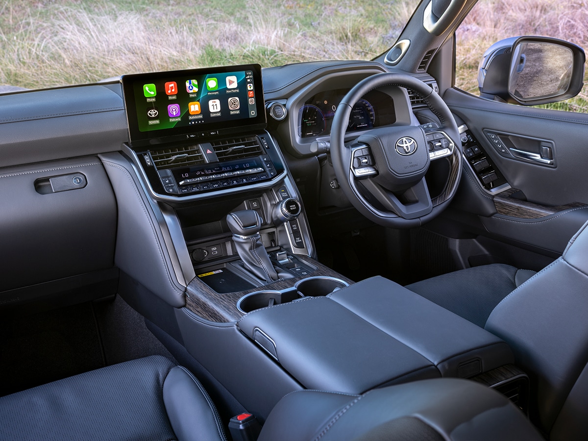 2025 toyota landcruiser 300 series interior dashboard and screens