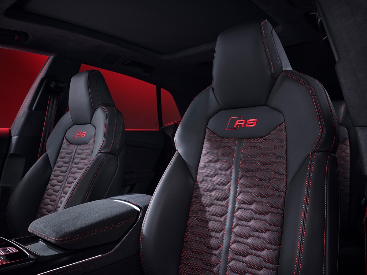Audi rs q8 performance interior 3