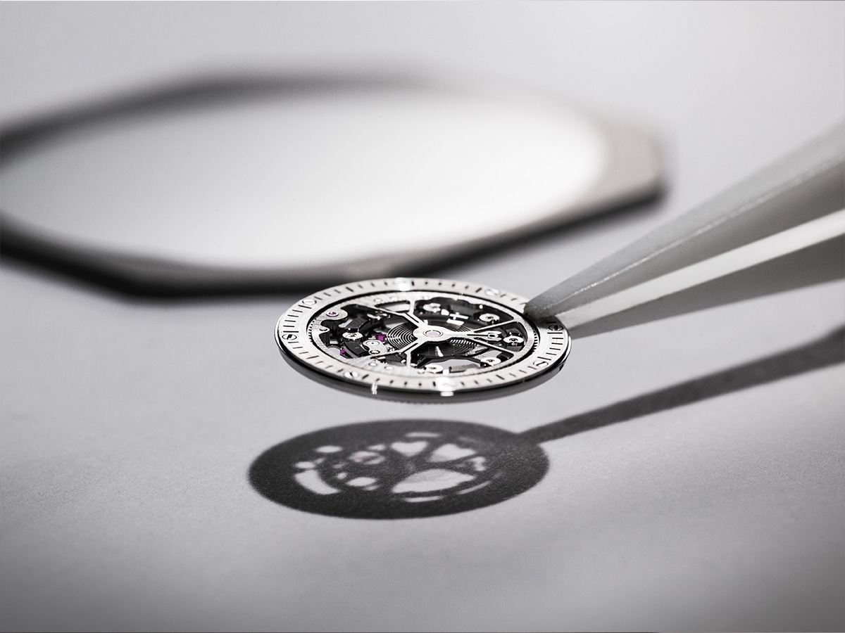 Bvlgari octo finissimo ultra tourbillon holding the tourbillon