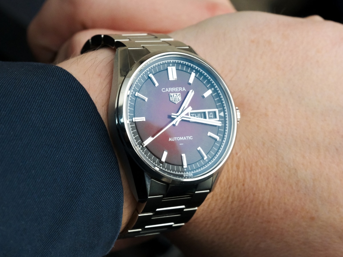 Carrera day date black and red dial