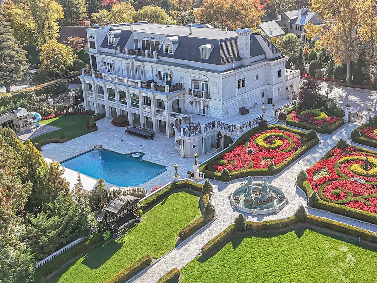 $18,000,000 Staten Island Mega-Mansion Owned by Mafia Boss Paul Castellano Could Be Yours | Man of Many