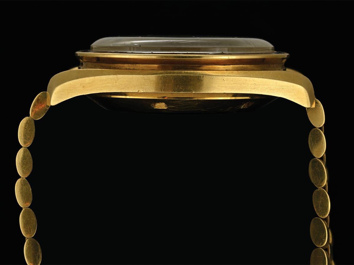 Neil armstrong's 18k gold omega speedmaster professional case details