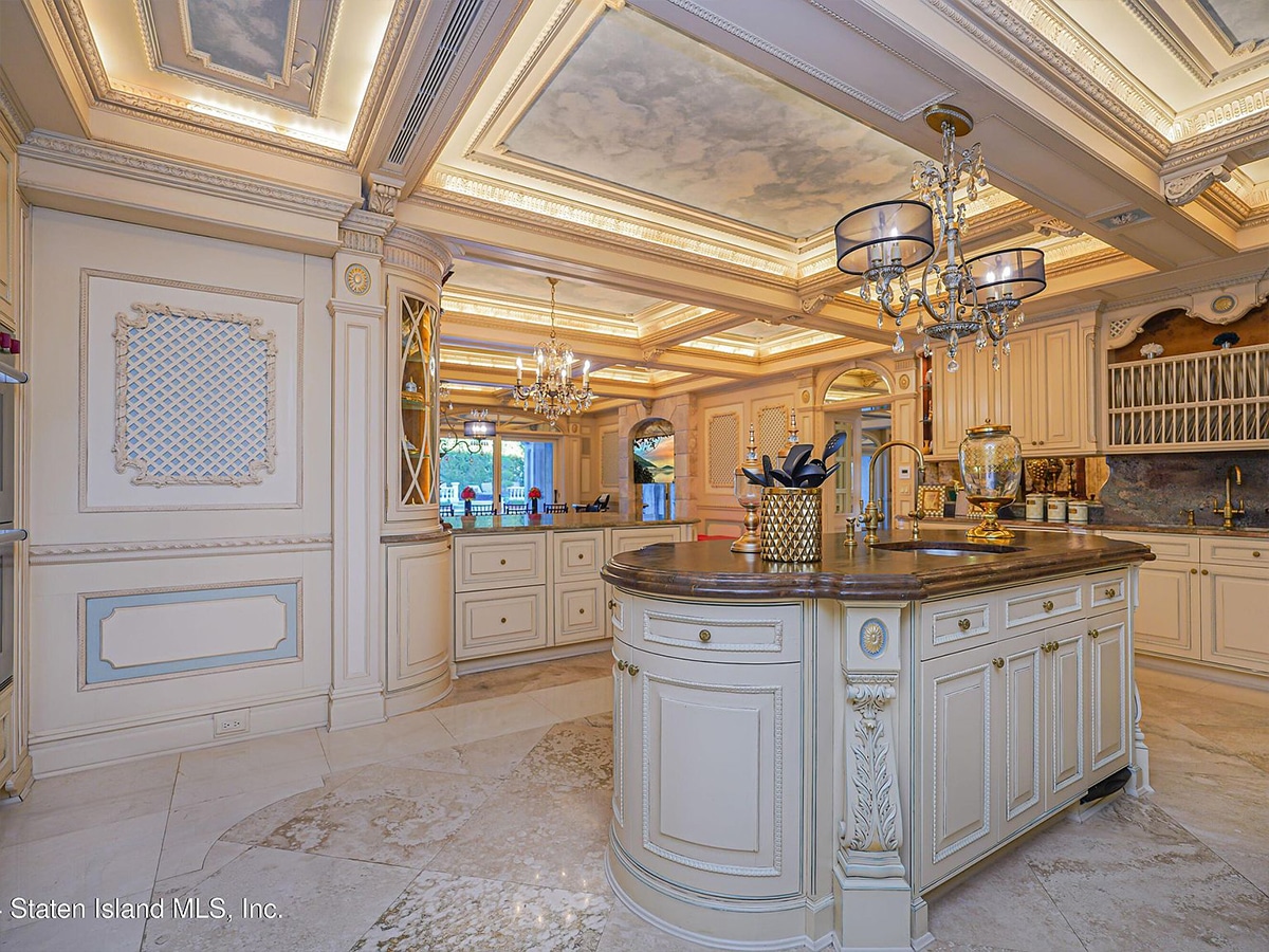 Paul castellano mega mansion another bathroom