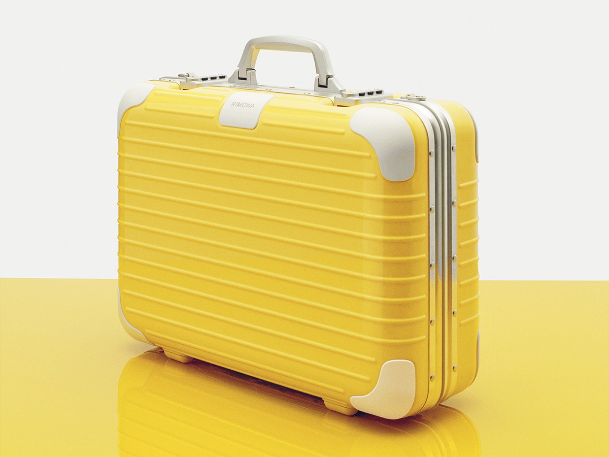 Rimowa holidays case in yellow