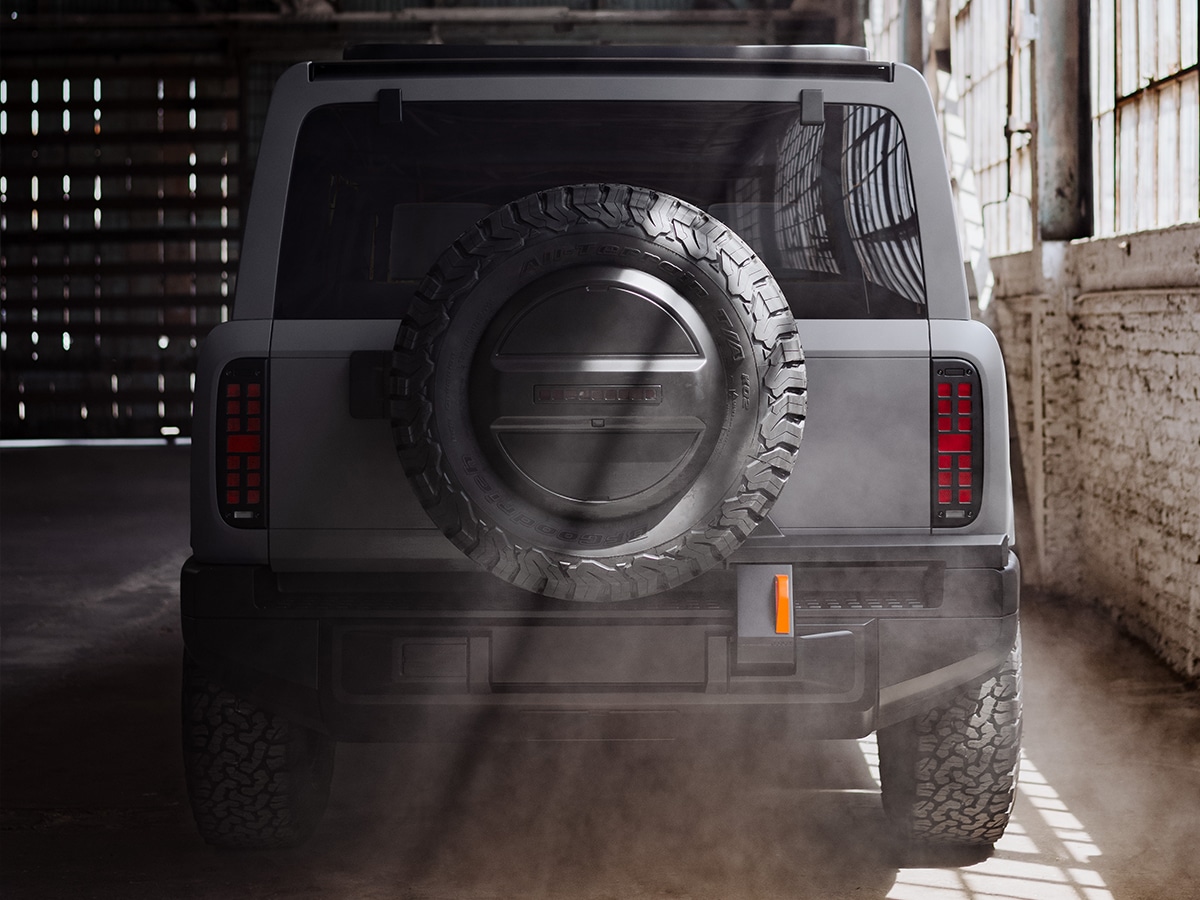Slate suv rear end