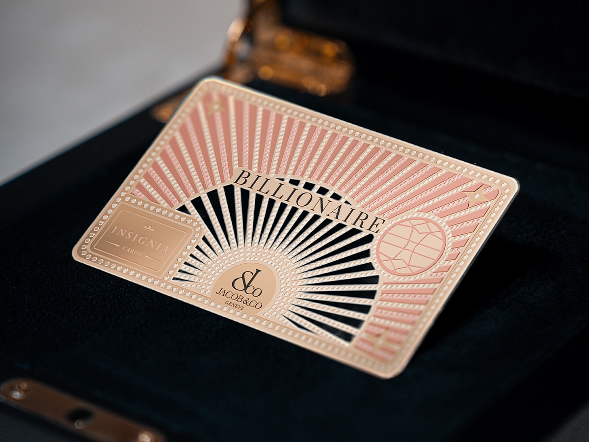 The billionaire jewellery card in gold