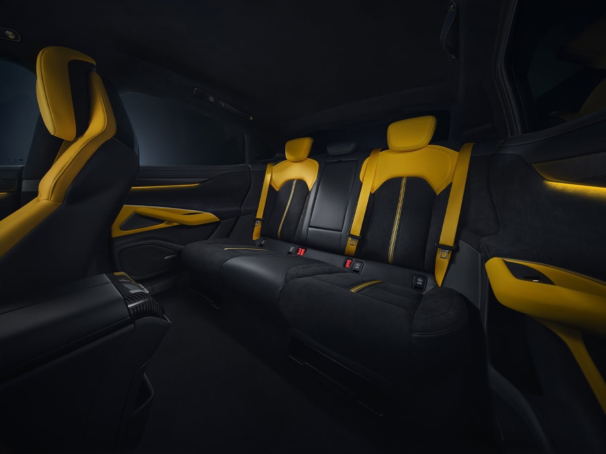 Xiaomi su7 ultra interior 1