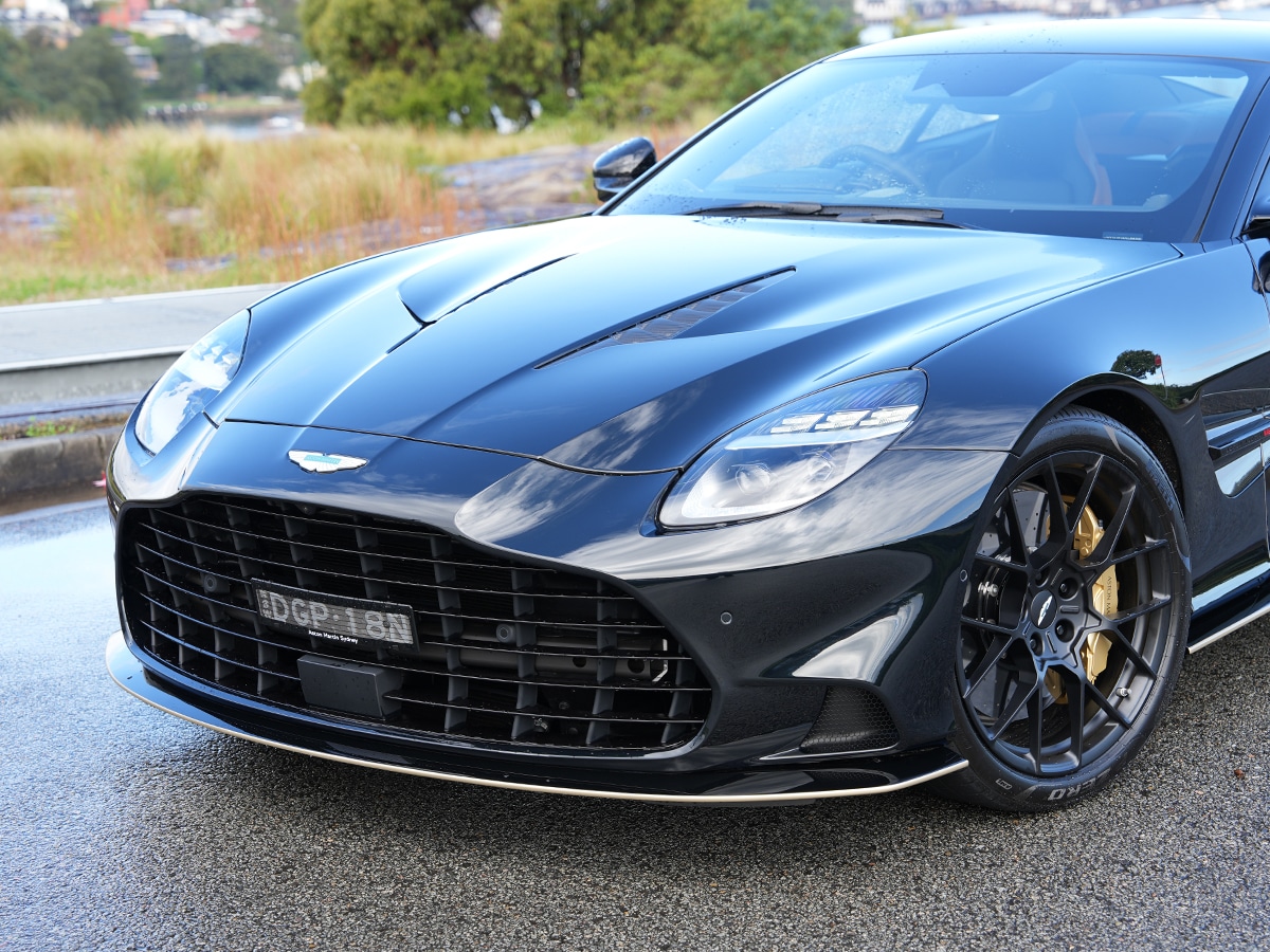 2025 aston martin vanquish front end up close