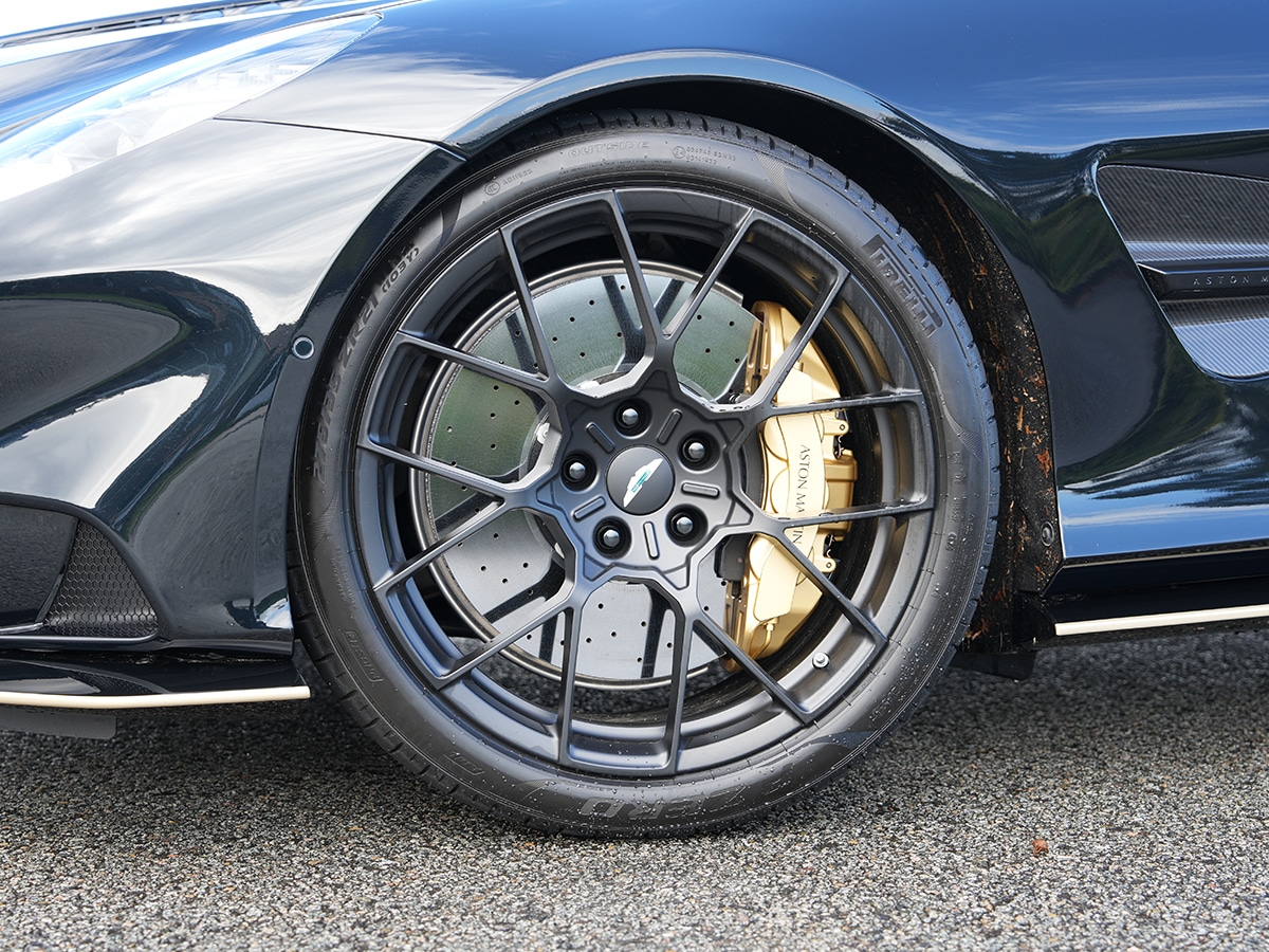 2025 aston martin vanquish wheel up close