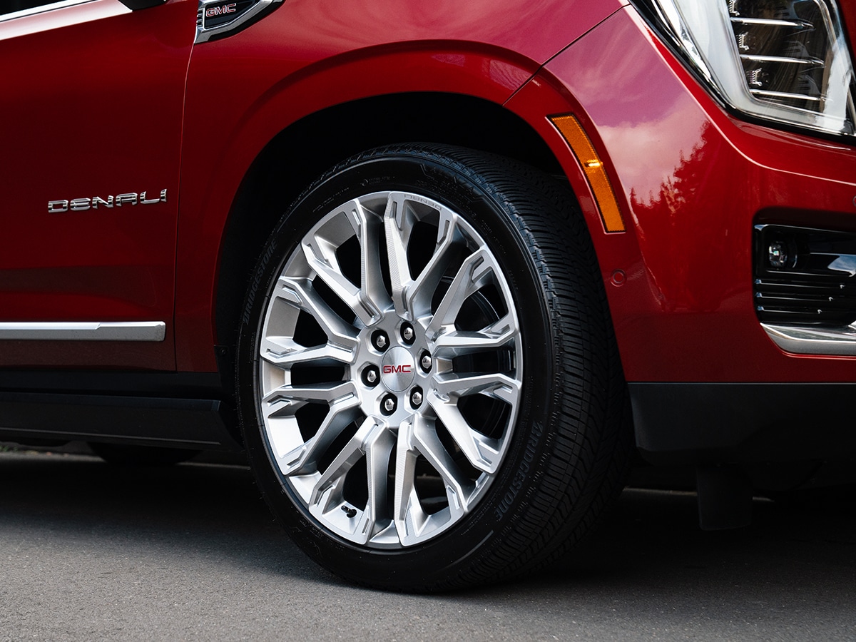 Gmc yukon denali 24 inch wheels