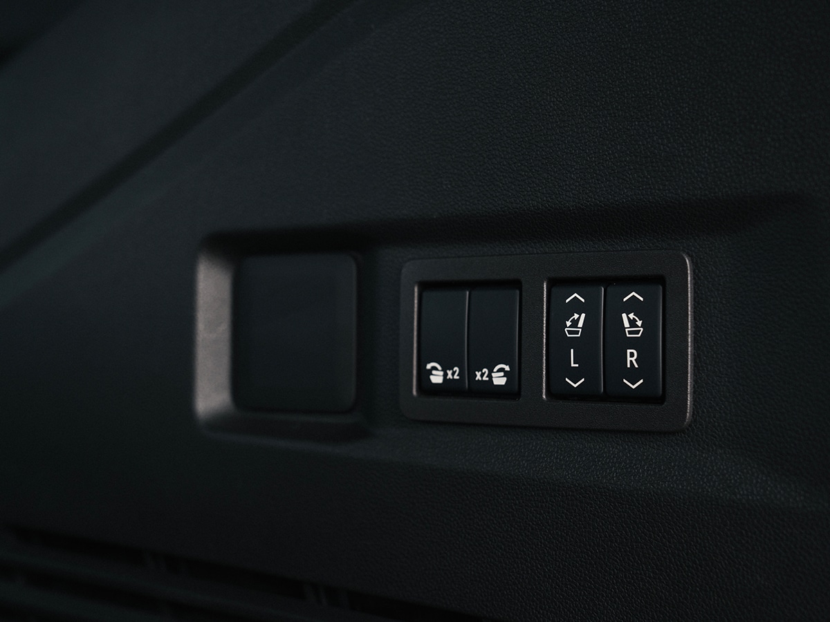 Gmc yukon denali folding rear seat controls