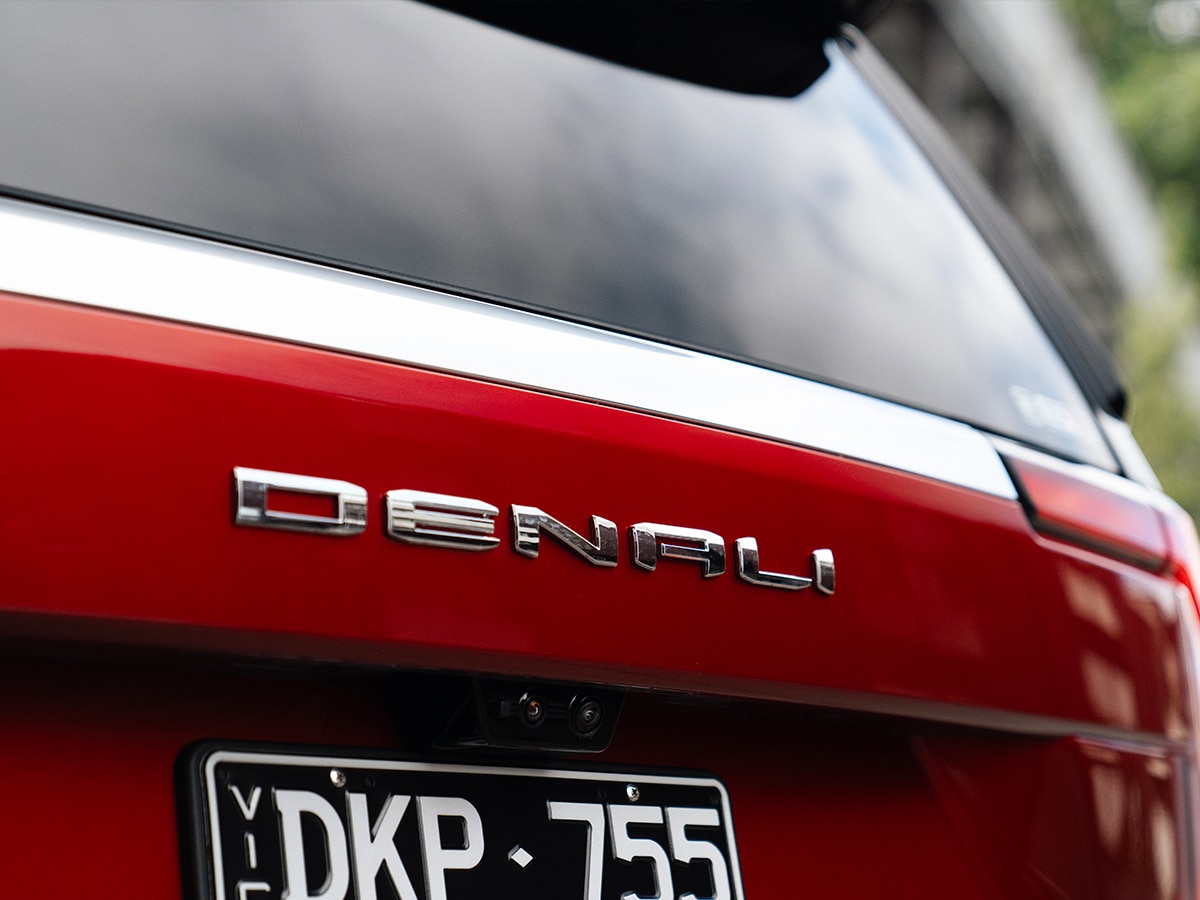 Gmc yukon denali rear tail gate logo