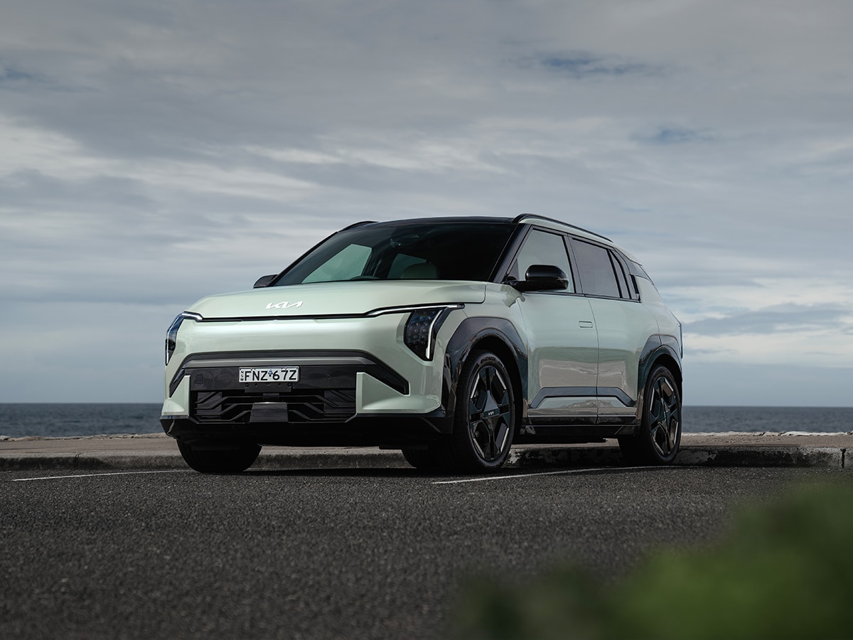 Kia ev3 front three quarter