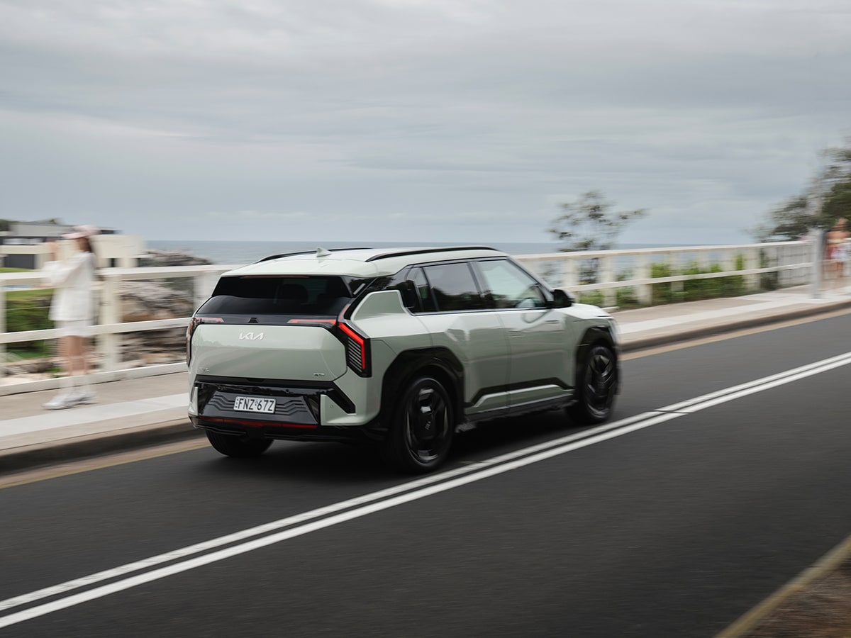 Kia ev3 rear end on road